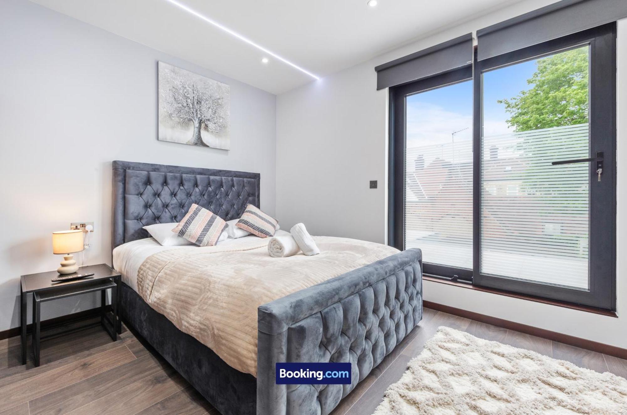 Stylish Studio Apt By Stay Smart Short Lets & Serviced Accommodation Woodstock With Free Wifi Londýn Exteriér fotografie