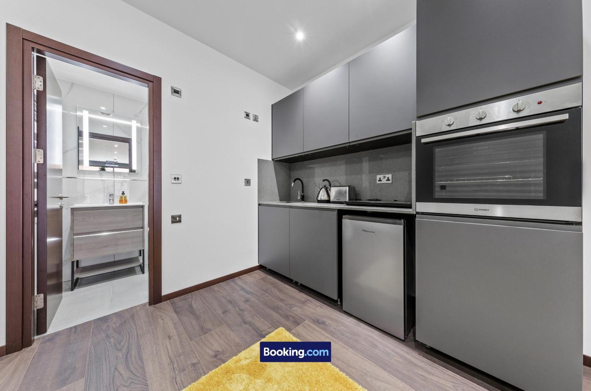 Stylish Studio Apt By Stay Smart Short Lets & Serviced Accommodation Woodstock With Free Wifi Londýn Exteriér fotografie