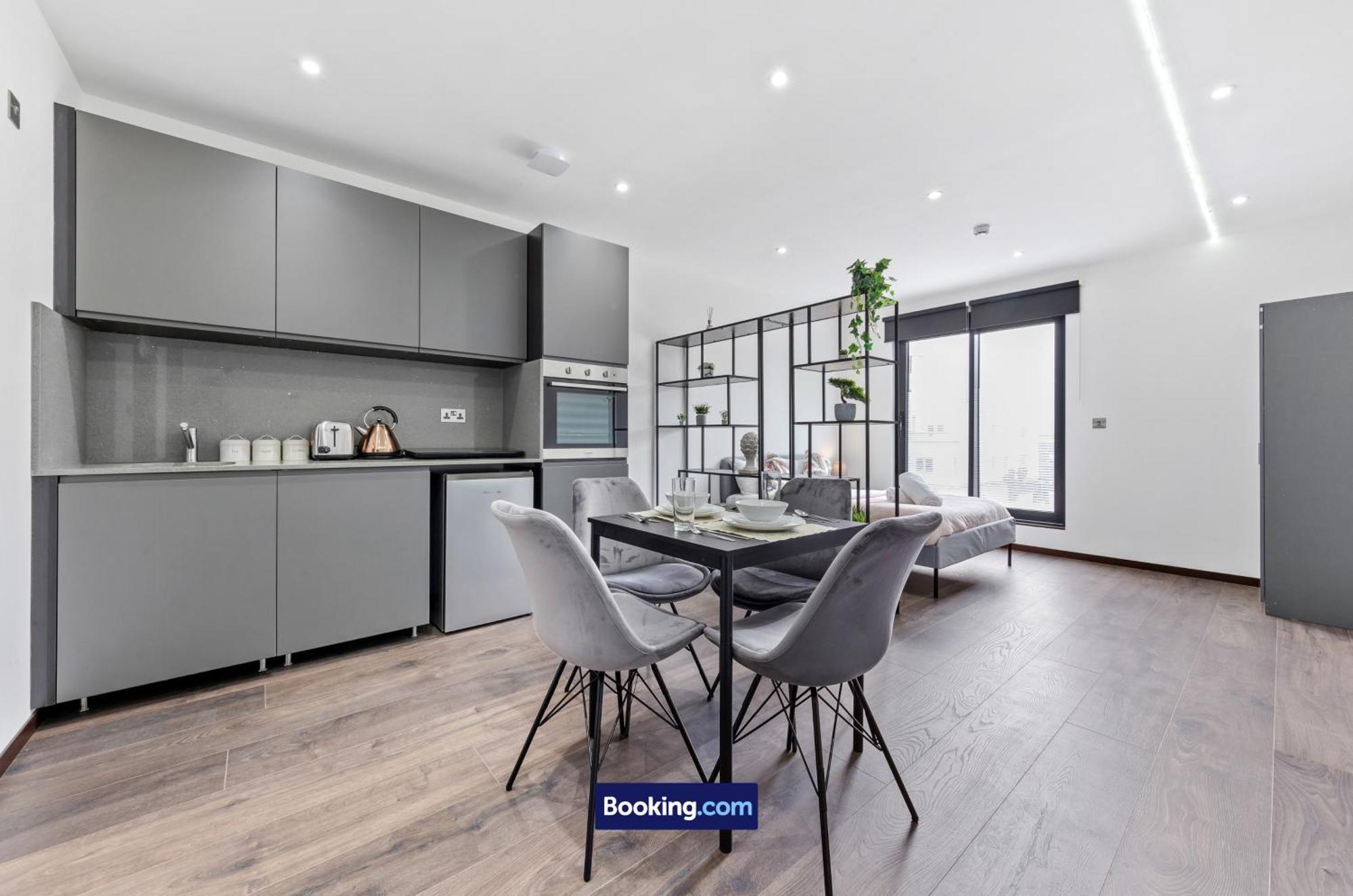 Stylish Studio Apt By Stay Smart Short Lets & Serviced Accommodation Woodstock With Free Wifi Londýn Exteriér fotografie