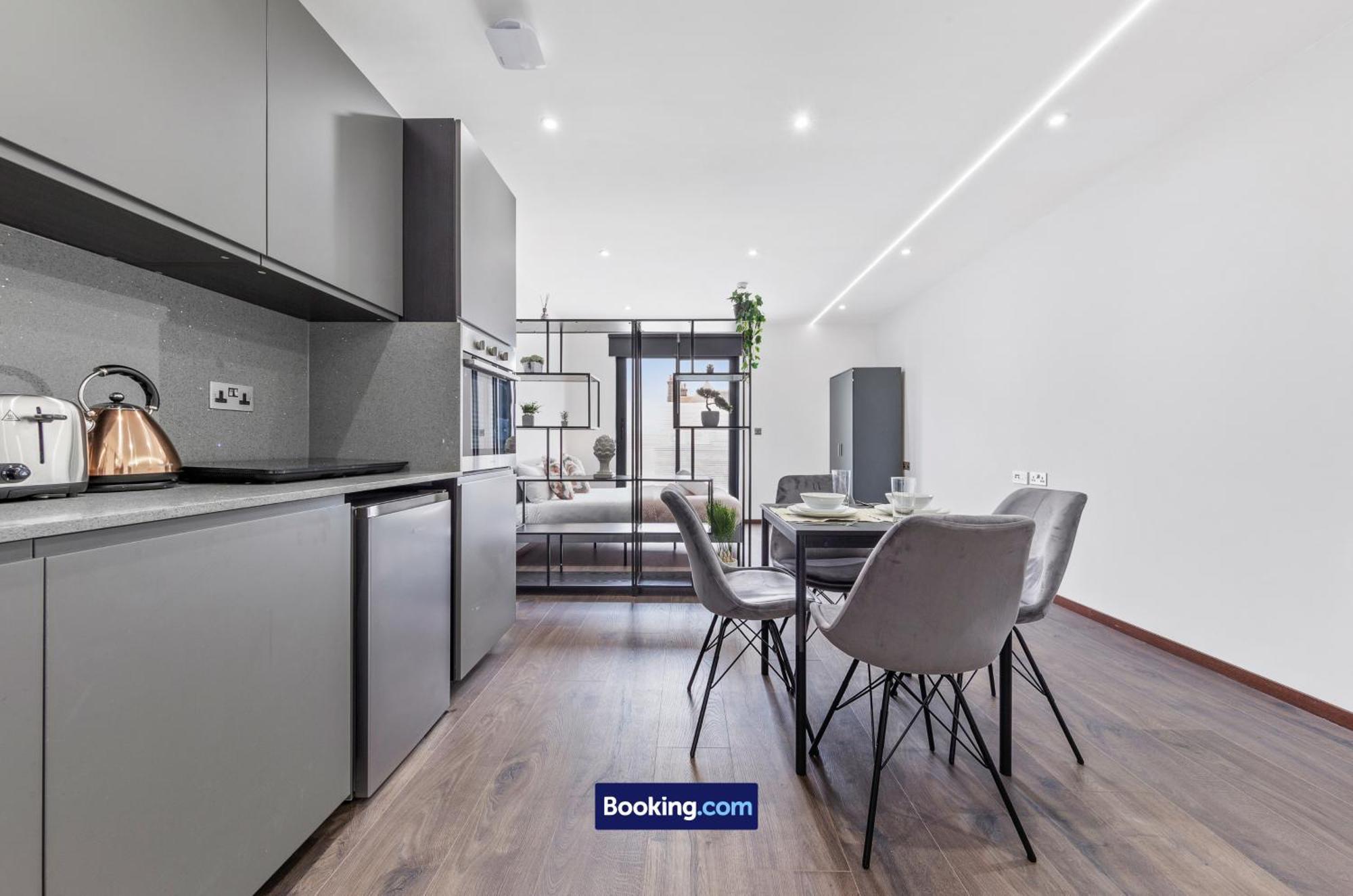 Stylish Studio Apt By Stay Smart Short Lets & Serviced Accommodation Woodstock With Free Wifi Londýn Exteriér fotografie