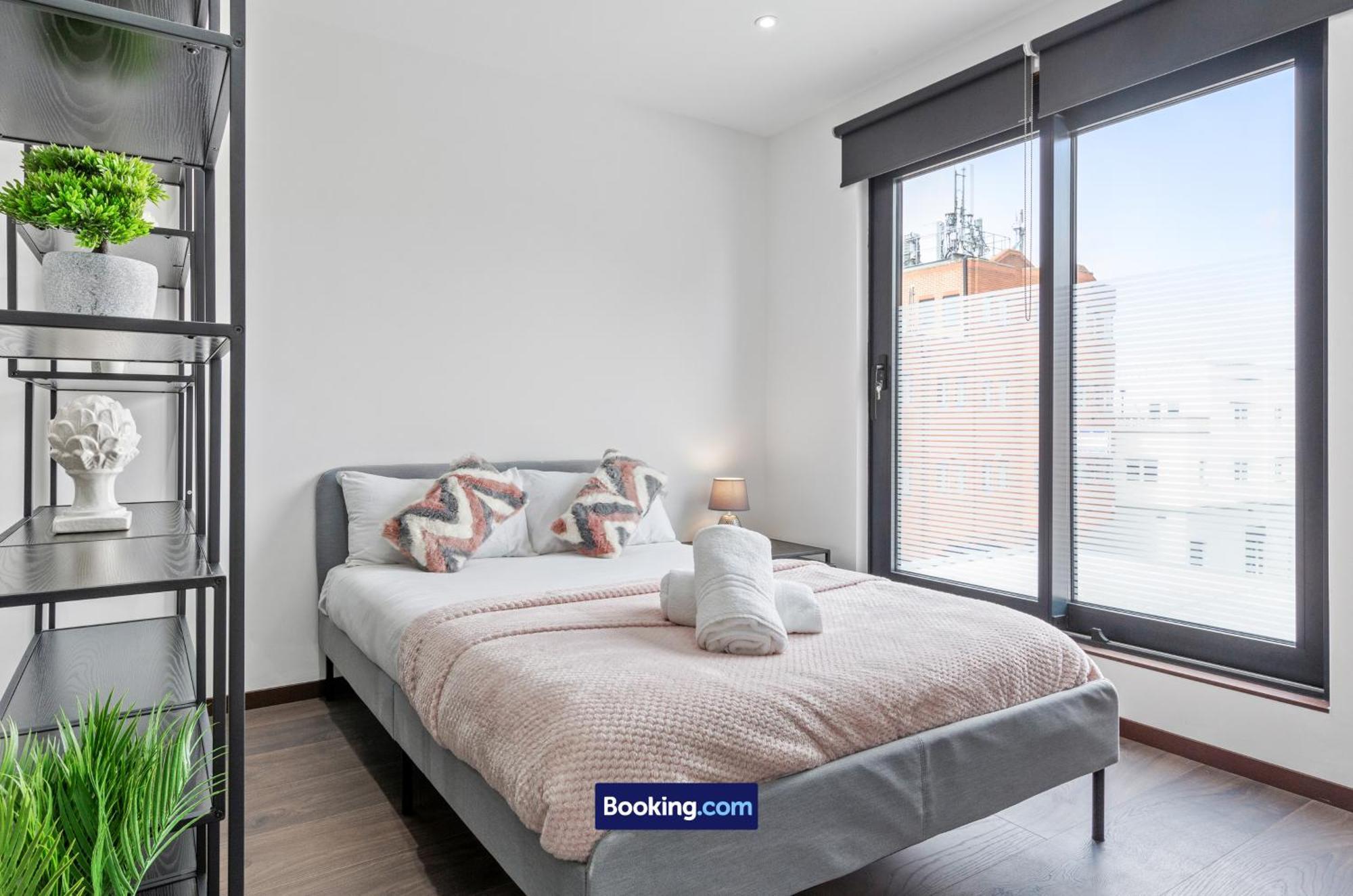 Stylish Studio Apt By Stay Smart Short Lets & Serviced Accommodation Woodstock With Free Wifi Londýn Exteriér fotografie