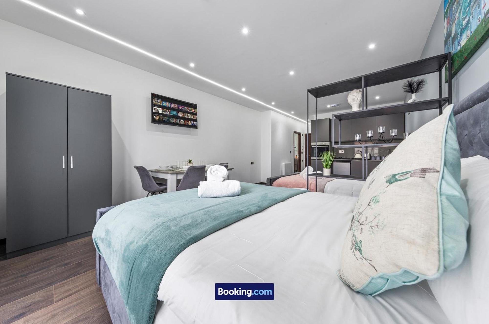 Stylish Studio Apt By Stay Smart Short Lets & Serviced Accommodation Woodstock With Free Wifi Londýn Exteriér fotografie
