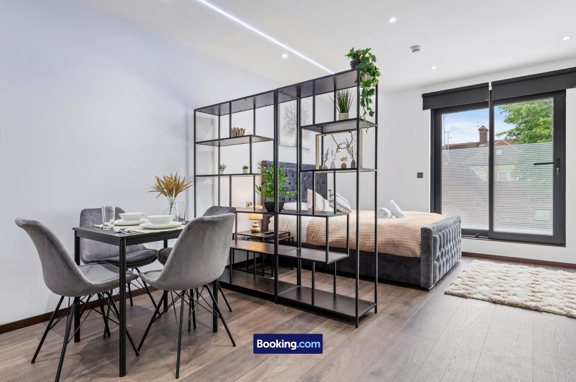 Stylish Studio Apt By Stay Smart Short Lets & Serviced Accommodation Woodstock With Free Wifi Londýn Exteriér fotografie