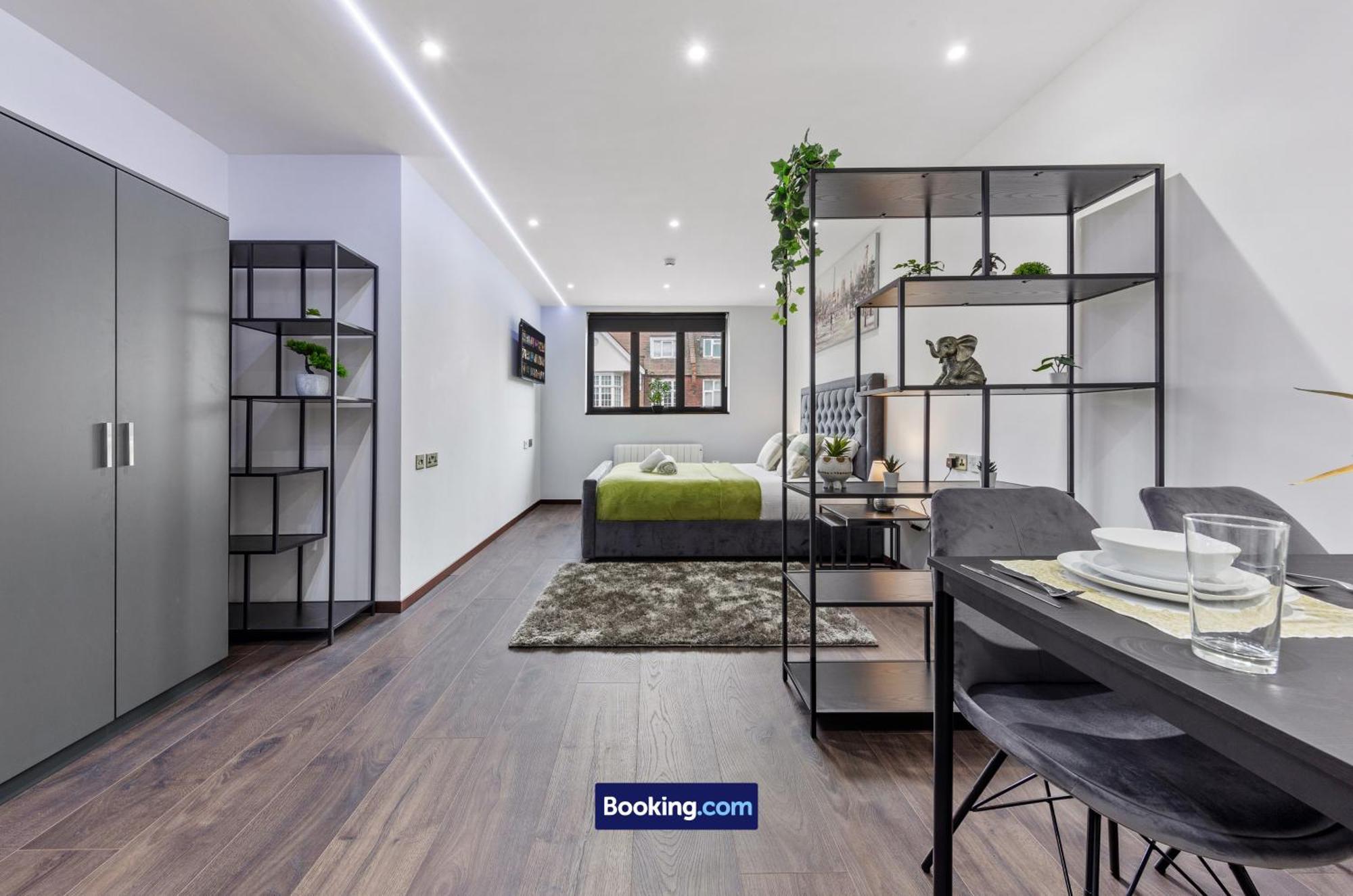Stylish Studio Apt By Stay Smart Short Lets & Serviced Accommodation Woodstock With Free Wifi Londýn Exteriér fotografie